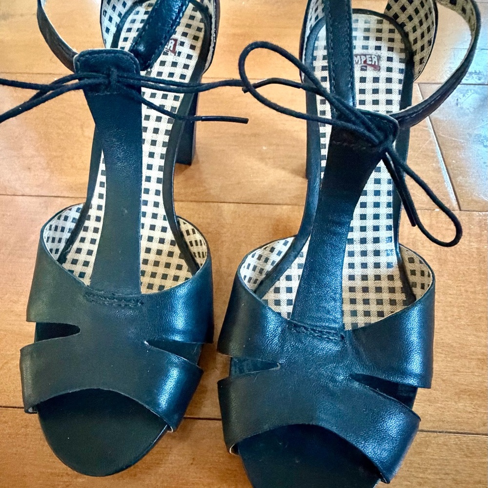 Camper Black Leather T-Strap Block Heel Sandals – Size 37 (US 6.5)